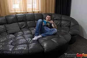 Dialogic-Provocative wanna see twink get his feet worshipped in hd?