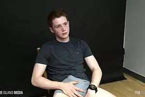 गे ट्विंकी जिंजर स्टड को लोड के लिए पैसे मिले, इससे ज्यादा हॉट क्या?