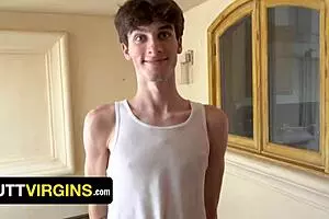 क्यूट ट्विंक अपना पहला स्टेप-डैडी ढूंढता है जो उसे तोड़ दे।