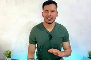 डैम, मेरा बेस्ट फ्रेंड अपने बर्थडे नाइट पर मेरा 19cm के लिए वर्जिन गांड ऑफर करता है!