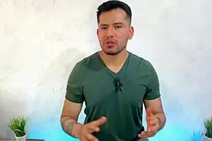 डैम, मेरा बेस्ट फ्रेंड अपने बर्थडे नाइट पर मेरा 19cm के लिए वर्जिन गांड ऑफर करता है!