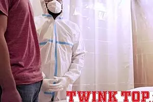 हॉट टीन 18+ डॉल्फ डिट्रिच के मसल अस को स्लैम करता है