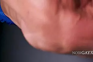 जब अल्फा तुम्हें चैलेंज करता है, तो उस पर गैग करने को तैयार हो जाओ