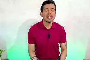 American mature man obsessed with his 24-year-old Spanish lover for raw sex.