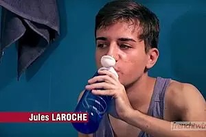 ट्विंक जिम में गर्म फोरसम में चोद रहे हैं