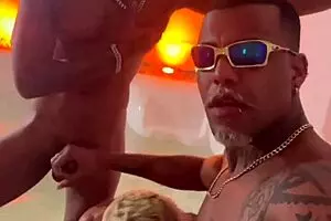 स्ट्रेट लड़के मोटल में गर्लफ्रेंड्स आने से पहले मस्ती करते हैं