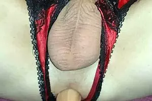 मेरे थिक डिल्डो को डीप अंदर स्लाइड करने का फीलिंग प्यारा है