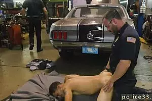 गॉथिक ट्विंक टीन 18+ पुलिस से टॉयज़ के साथ बेंग्ड होते हैं