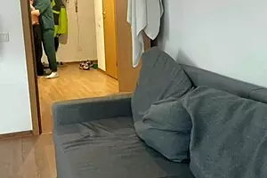 स्ट्रेट फ्रेंड को स्टेमी ब्लोजॉब सेशन के लिए कनविंस किया गया