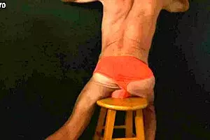 पार्ट 2 - सोलो ट्विंक स्ट्रेचिंग सेशन का स्नीक पीक