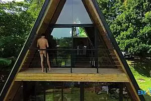 मैं और यूरी डियाज ने वुड्स में चोदने के लिए कोटेज किराए पर लिया!