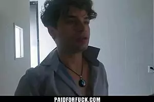 जो डेव वापस आता है लातीनी टीन 18+ के साथ हॉट एनकाउंटर शेयर करने के बाद