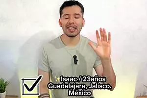 बैरिस्टा बॉस नए कैफे एम्प्लॉयी को फोर्स करता है उसके ह्यूज कॉक को सक्शन करने के लिए स्टोरेज में