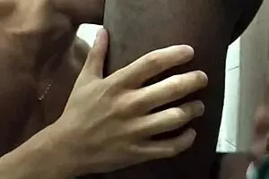 Exibicionismo: MAMEI NO BANHEIRO da Plataforma do Trem in Wild Public Display