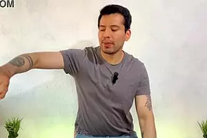 जवान मिलिटरी ट्विंक बेयरबैक सेक्स में पेनेट्रेट करते हैं—ट्विंक एक्शन का सेक्सी रिलेटो!