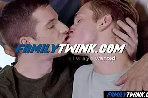 फैमिलीट्विंक - स्ट्रॉन्ग स्टेपडैड्स डॉगीस्टाइल 4सम में यंग ट्विंक्स को डोमिनेट करते हैं