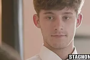 दो ट्विंक्स मिलो माइल्स और डेक्स डेवॉल ह्यूज मैन निक फ्रॉस से संघर्ष करते हैं