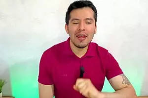 American mature man obsessed with his 24-year-old Spanish lover for raw sex.