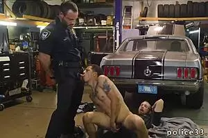 गॉथिक ट्विंक टीन 18+ पुलिस से टॉयज़ के साथ बेंग्ड होते हैं