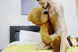 मेरे टेडी बेयर के साथ सेक्स वाइल्ड और रियल फील करता है