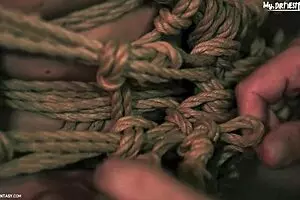 ट्विंक फकर जोआक्विन सांताना के साथ शिबारी मास्टर्स करता है। वह हर इंच चाहता है!