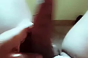 ट्रैवेस्टी जगती है पौ चूसती है 😍