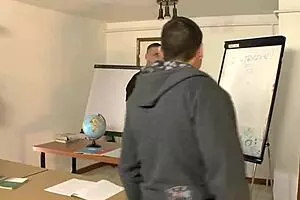 यार, मैं इस गे टीचर को स्टूडेंट्स को हार्ड चोदने में इतना पसंद करता हूँ, पार्ट 1 ने मुझे हुक कर लिया!