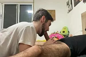 अरे, मैंने अपने स्ट्रेट दोस्त को बुलाया कि वो मुझे चूसे और उसके मुंह में खत्म करे