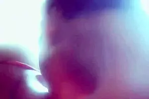 ट्रैवेस्टी जगती है पौ चूसती है 😍