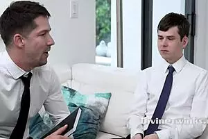 क्रिश्चियन ट्विंक्स मेरे लंड को चूसकर मेरी आत्मा बचाते हैं!