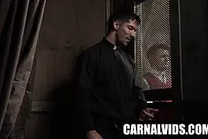 याॅर, मैं समझा नहीं सकता कि एडी पेट्रिक और ग्रांट डुकाटी ने मुझे उस कॉन्फेशनल में कैसे चोदा!