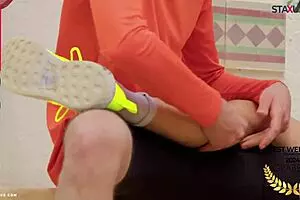 स्टैक्सस हॉट बाइसाइक्लिस्ट इमरजेंसी स्टॉप पर ब्लो जॉब के लिए रेसिस्ट नहीं कर सकते!