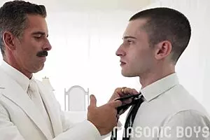 अरे, देखो यह थिक डिक मास्टर मुझे ब्रीड करता है