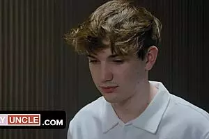 दोस्त, इस सेवरेंस पैरोडी को चेक करो फ्रीयूज ट्विंक सेक्स के साथ वर्क पर!