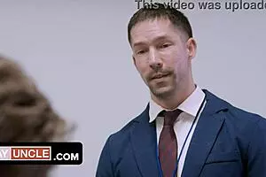 दोस्त, इस सेवरेंस पैरोडी को चेक करो फ्रीयूज ट्विंक सेक्स के साथ वर्क पर!