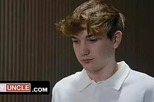 दोस्त, इस सेवरेंस पैरोडी को चेक करो फ्रीयूज ट्विंक सेक्स के साथ वर्क पर!