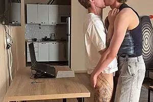 गाय ने स्टेपब्रदर को होमवर्क हेल्प के लिए बुलाया ब्लोजॉब डीपथ्रोट और टाइट ऐस फकिंग पार्ट 1