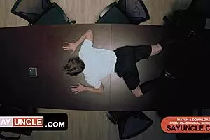 दोस्त, इस सेवरेंस पैरोडी को चेक करो फ्रीयूज ट्विंक सेक्स के साथ वर्क पर!