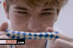 क्यूट ट्विंक्स का पहला डिक वाइल्ड पैरोडी सेक्सरेंस पार्ट 2