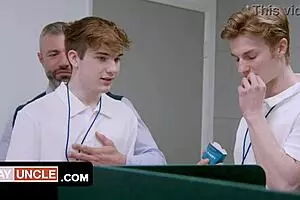 क्यूट ट्विंक्स का पहला डिक वाइल्ड पैरोडी सेक्सरेंस पार्ट 2